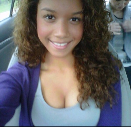 Im VERY outgoing, Fun to be around, I AM VERY CUTE lol so click follow so you can enter my world ;) #TeamIphone #TeamSingle #TeamVirgo