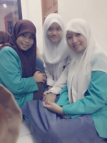 School in SMK Negeri 2 Cikbar | My Oshimen @NabilahJKT48 :)