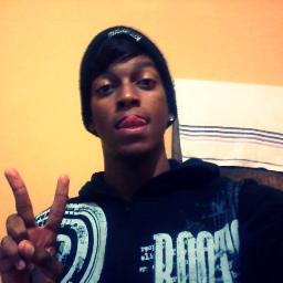 Maior o parte da vida dedicada a uma das coisa q mais amo na vida q é o futebol , um sonho q tenho certeza q vai se realizar se Deus quizer (yn)