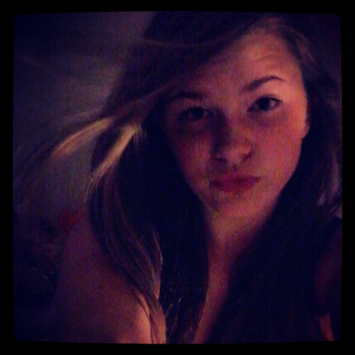 Heii, 14 jears old, single, Belieber since 2009, love Justin sooo much♡,  follow me I follow back :-*