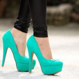 Cuenta preparada para todas aquellas amantes de la moda o simplemente chicas que busquen nuevas ideas, inspiraciones o consejos. modatwitt@gmail.com