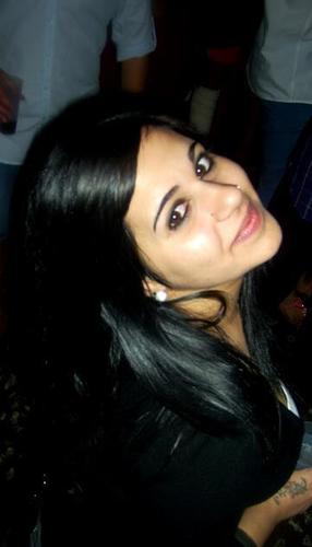 Solo las personas que verdaderamente te quieren.. stan contigo en tus peores momentos...// Me encantas.. :)