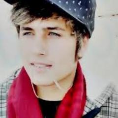 Modelo na empresa Brasil Models , Aquariano 18 anos Fofo *-*