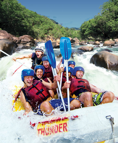 Raging Thunder, based in Cairns, specialize in White Water Rafting, Ballooning, Sea Kayaking & day trips to Fitzroy Island on the Great Barrier Reef!