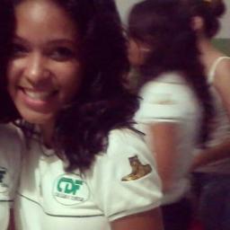 É, talvez eu não seja quem você tanto procura, mais sou quem você precisa e a unica que te quer de verdade