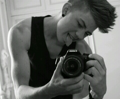@DanManiak como forma de vida.(@LikeAHomeless)   ♥ @DanManiak follow. #LIKEAHOMELESSBACK #LIKEAHOMELSSBACK