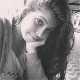 Geminiana, 16 anos, solteira, amo fotografias, livros e escrever.