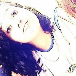 # Prα que descrever αqui
meus defeitos e quαlidades?
Se você me julgα como bem entender?