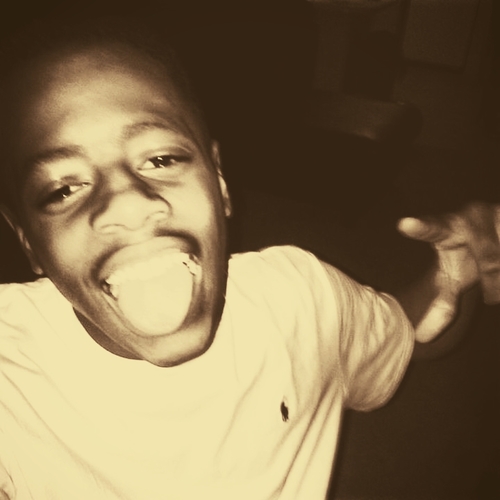 a handsome yung nigga tryin to make a big comeup cool to talk to n talk to lots of cute girl