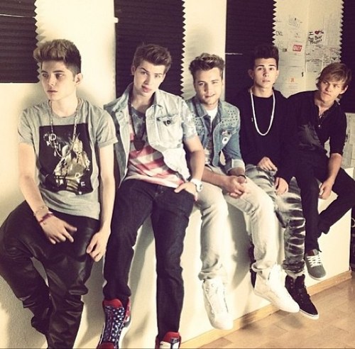 LA PROJECTOR- Gonna meet BBP on august 31st also might meet them sept.1st if im allowed to go 1/5