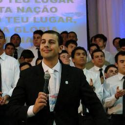 Servo de Deus. . .e regente do maior coral de jovens do RS. . . 450 vozes. . . UMADC. . .