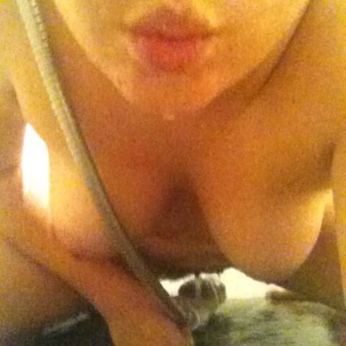 Soy bisexual Me encante Masturbarme Y no ago encuentros asi que no insista   

                     COLOMBIA