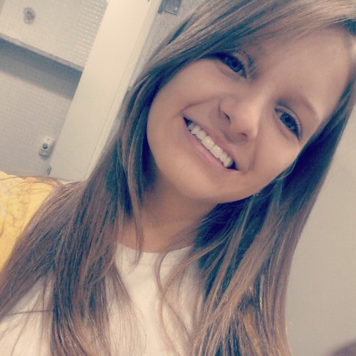 dois beijinhos , pra ti :*