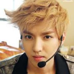 ผมคริสครับจาก ExO M ผมไม่หื่นนะ ยิ้มง่ายคุยเก่ง ขี้อ้อน สนใจอยากให้ผมอ้อนไหมล่ะ ฟอลมาคุยกับผมสิแล้วผมจะอ้อนคุยให้ถึงใจเลย #ไม่ต้องกลัวโดนกัดนะผมฉีดยาแล้วนะคิคิ