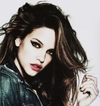 LaurenCWM's profile picture. Single || Model