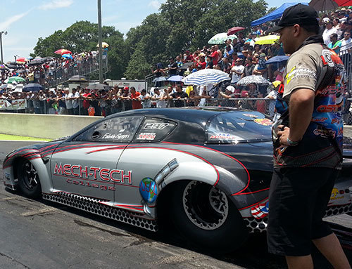 Loquito Killer es integrante de la escudería del Mech-Tech Racing Team