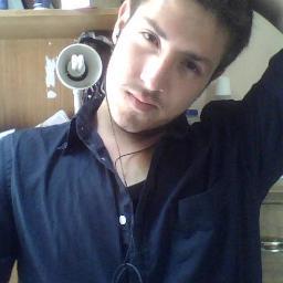 Soy la persona más feliz del mundo cuando me dices hola o me sonríes, porque se que, aunque haya sido por solo un segundo, has pensado en mi.