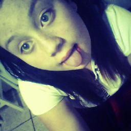 Eu que vivo com α cαbeçα nα luα, com músicα no ouvido e corαção nα bocα :)
eu sou meninα e mulher, eu sei muito bem o que quero .
'