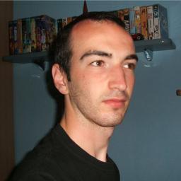Aficionado de la Formula 1,del Olympique Lyonnais y del rock