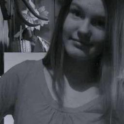 Hay, im Karolina, im from Lithuania and love 1D,JB,LM and more. Follow my sisters @Savgreta @_Aureliija @_angelsnevercry ! (: xxx