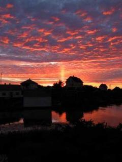 SlmnsMila's profile picture. Привычка – страшная сила. Бабушка, когда листает фотографии на айфоне внука, слюнявит палец.