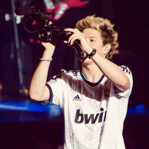 harryDaNipster's profile picture. I'm not very interesting so I don't know what to write here