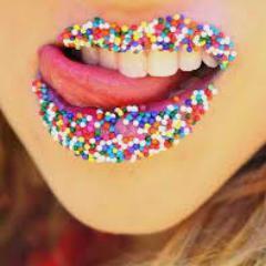 I like to eat Sweet Thingsssss yiiiiiiiieeee *O* Im CRAVING pipolsss