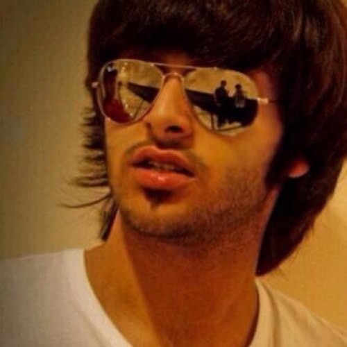 ‏آجــمٓـــل لــٰحــَن سـٓمــعّــتِـه . . . نـٰٓــبـّــرت صـــُوتــــٓه