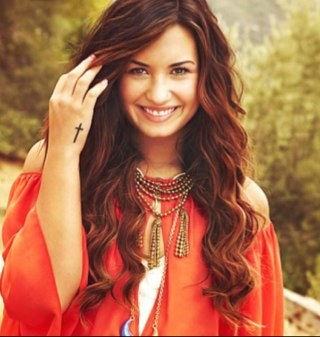Demi Lovato is my life. She's helped me through everything. She's my idol and queen.
Kik- chelseaaa37836