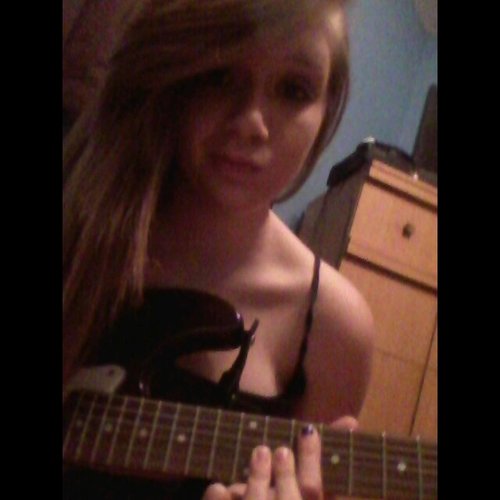 hi im trinity and i am currently dating my fridge and (mentally) justin bieber