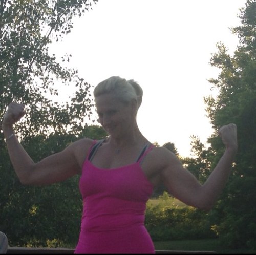 mandy26_2's profile picture. Passionate about my babies, my puppy, running and working out!