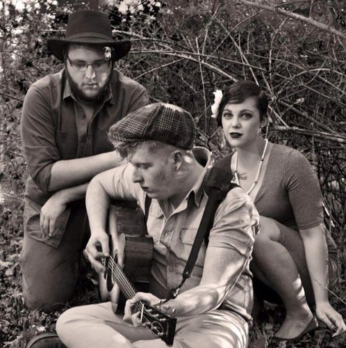 Folk/Americana outfit based out of Knoxville, Tennessee. Follow for the latest updates in all things The Porter Fox!