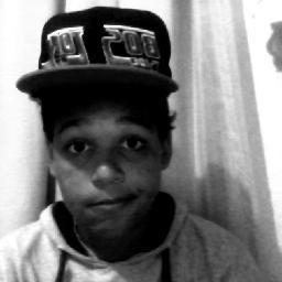 Jogo bola e sou feliz