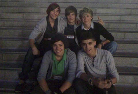 Hi you just got a free follow!  Instead of following back, please follow @jennhasko instead!  Thank you :)