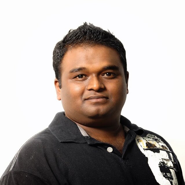 Earns a living out of Media, cook by intention...