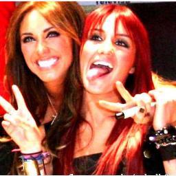 Fan de @Anahi y @DulceMaria desde 2004,enamorada de sus sonrisa,e hipnotizada con sus ojos