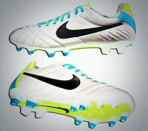Footballer-Role models Dani Alves/Robiniho