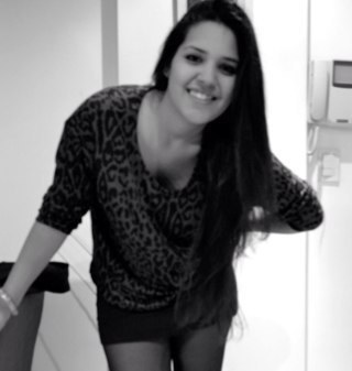 Lic. en Relaciones Públicas. Joven Profesional. Leonina, un poco idiota, quizás un poco mucho. Pero buena onda al fin ! ;)