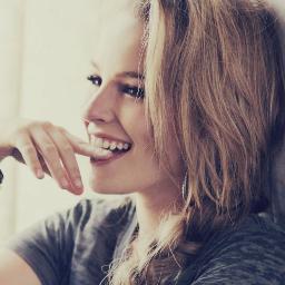 First European Account Providing The Latest News Of The Singer Bridgit Mendler #MendieFamily shane follows:)
