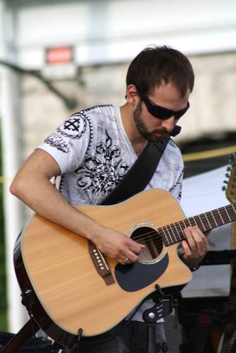 Musician, Singer, Songwriter. https://t.co/QiijMswR7a
