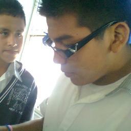 Soy Josy, y me encanta jugar futbol, ah' y mi novia tambien me encanta *-* 3