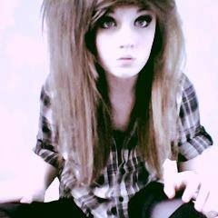 Illegitimate grandaughter of Poseidon. Will steal cookies, be warned. Fuck me if you're Taylor Momsen.