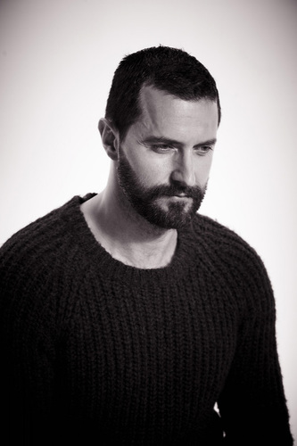 This is a Swedish fan site dedicated to the wonderful and talented actor Richard Armitage and his work. Run by Jackie.