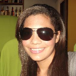 Sonhadora sim, adoro ler, escrever, e principalmente viver cada dia como se fose o ultimo.