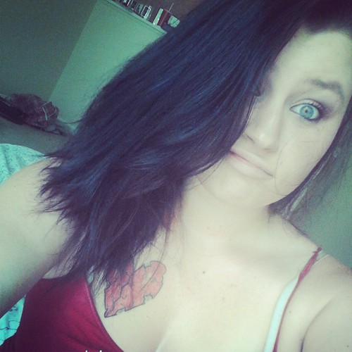 --HEAtHER lEiGH tHOMPSON(: 18. GRADUAtED :) COSMEtOlOGiSt ClASS Of 2012 TAlk SHit GEt Hit (: fWM