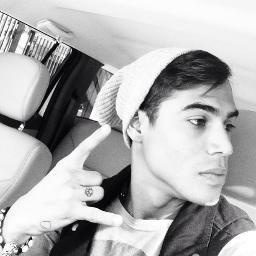 ´´e foi assim, derrepente que eu me apaixonei por ti.´´