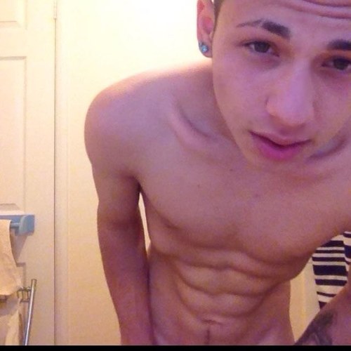 - Boy Belieber - JustinDrewBieber - (07.03.2013 saw Justin live) Kik- broooklyyynnC Askfm - @biiebersbro