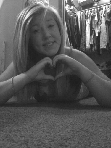heyyyyy its Kaitlyn I'm new to this so follow me!!(: follow my girl @bree2154