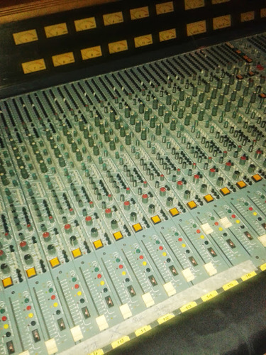 Paz & Records es un proyecto surgido alrededor del músico coruñés Jacobo Paz. para mas info https://t.co/Nst5Nv0lwn
