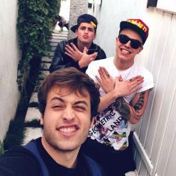 Vocês querem ficar no chão ou querem voar? Agente que FLY ! Fãs do Flavio , o Iverson e o Eliedson